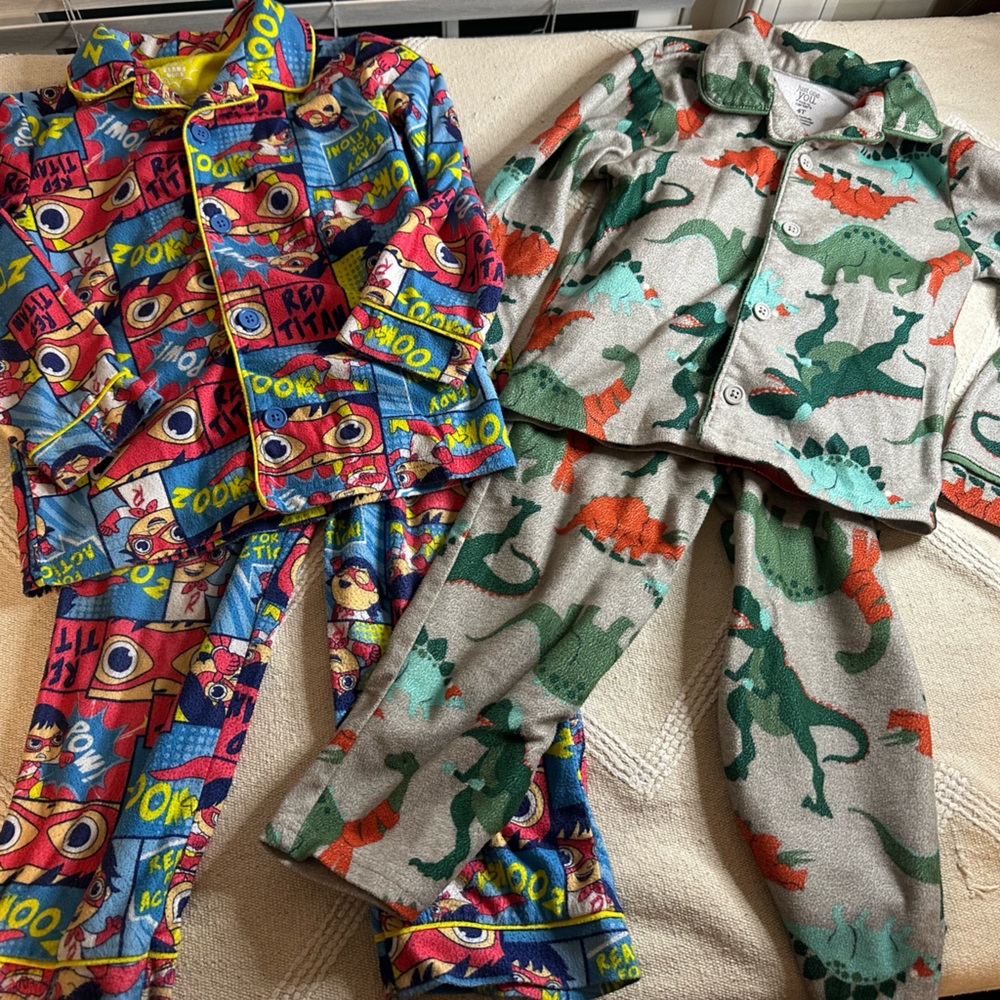 Kid’s pajamas 4T